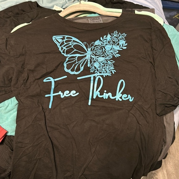 Free Thinker black Cropped T-shirt Teal butterfly floral screen printed S-2X - Picture 1 of 1